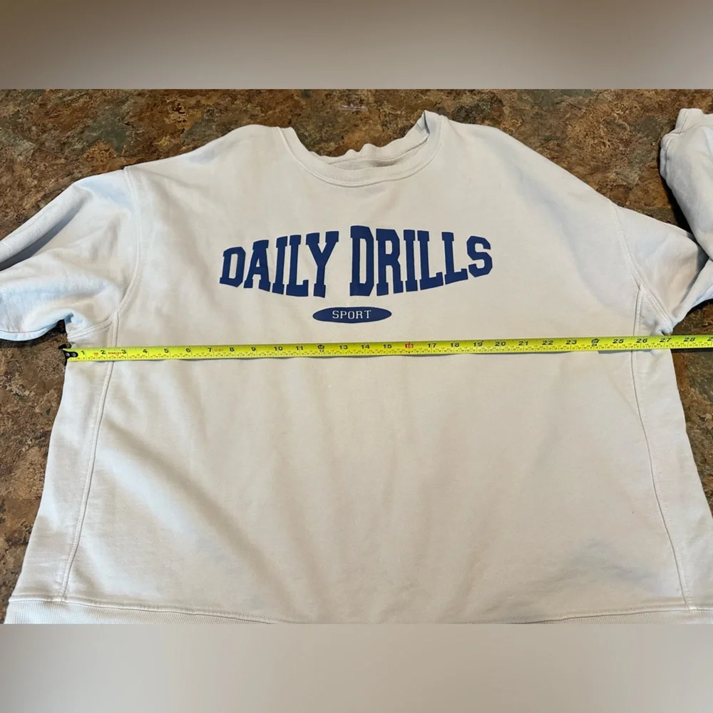 Daily Drills Spellout Crewneck Sand Sweatshirt Size M/L - Picture 7 of 7